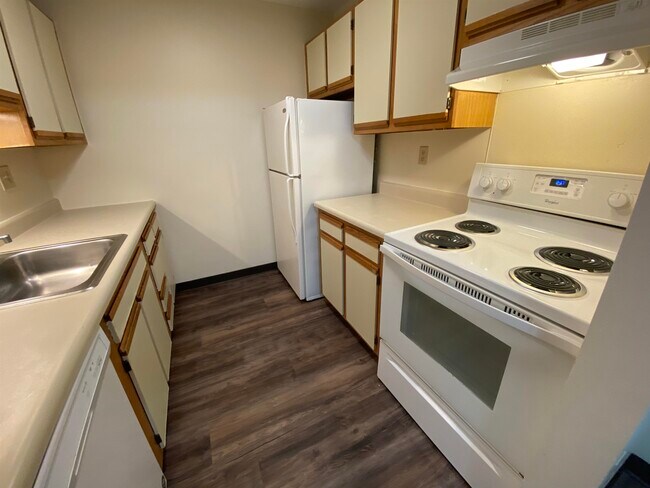 Building Photo - 143 Eastern Ave