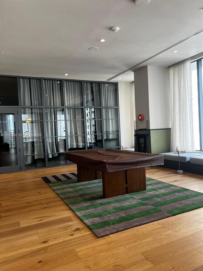 Building Photo - 11 NE 6th St