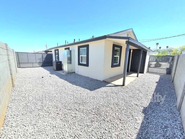 Building Photo - 7404 N 62nd Ave