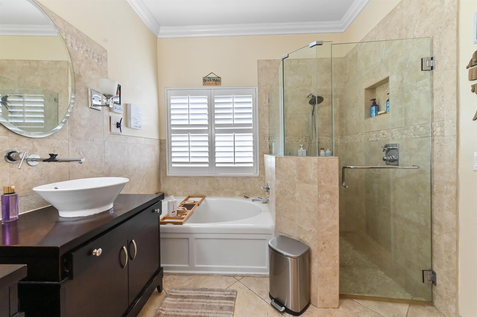 Building Photo - 8614 Green Cay