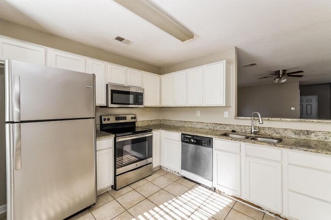 Building Photo - 6821 Kamali Ave