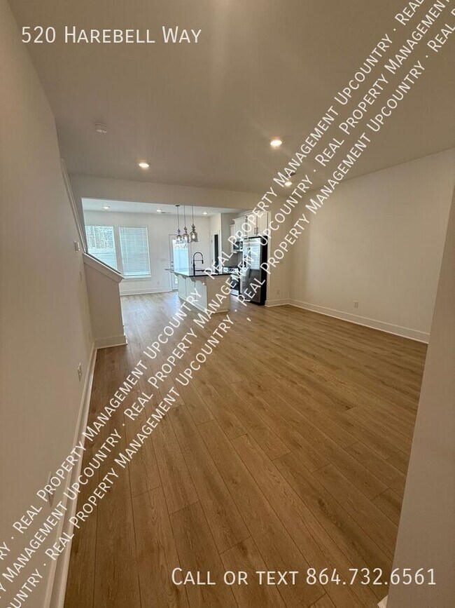 Building Photo - 520 Harebell Wy