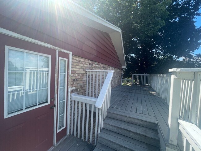 Building Photo - 550 E 250 N