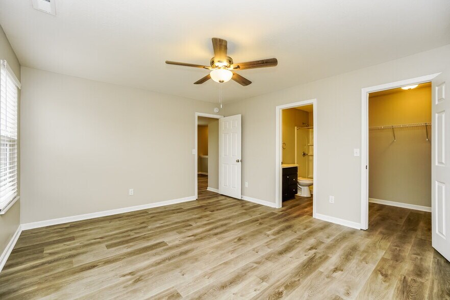 Building Photo - 7428 Willow Leaf Dr