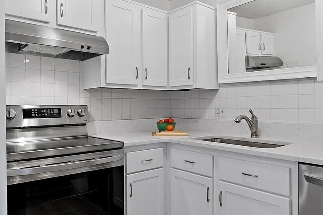 Building Photo - 272 Albion St