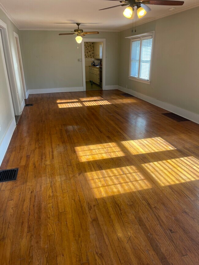 Living area - 1801 S Olive St
