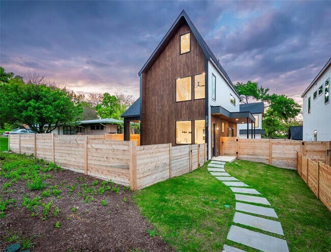 Building Photo - 1712 Woodland Ave