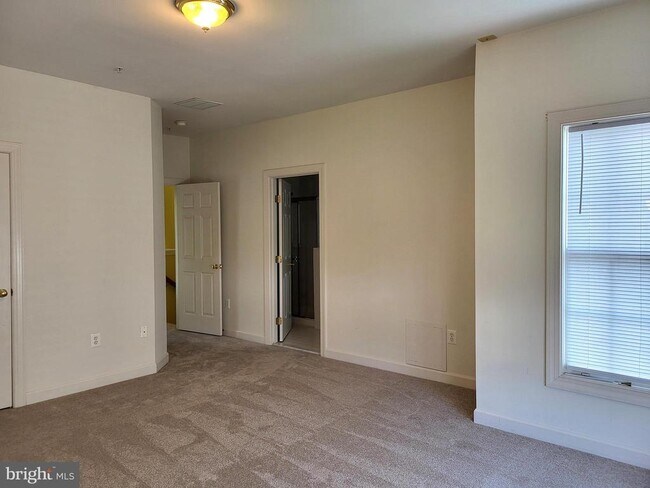 Building Photo - 14051 Rockingham Rd