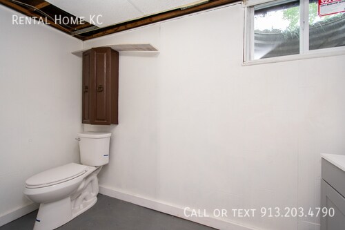 Building Photo - 5240 Barton-