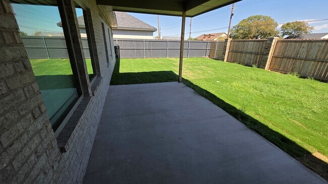 Building Photo - 1004 Killdeer Ct