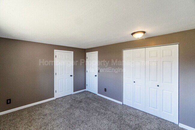Building Photo - 119 S Barker Rd