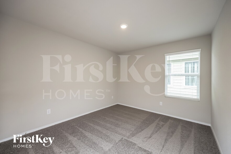 Building Photo - 10803 Prusiner Dr