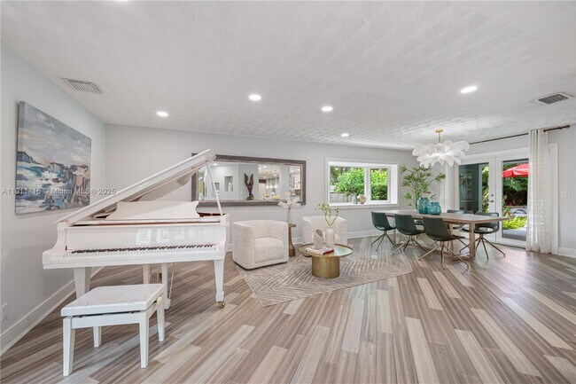 Building Photo - 8234 SW 60th Ct