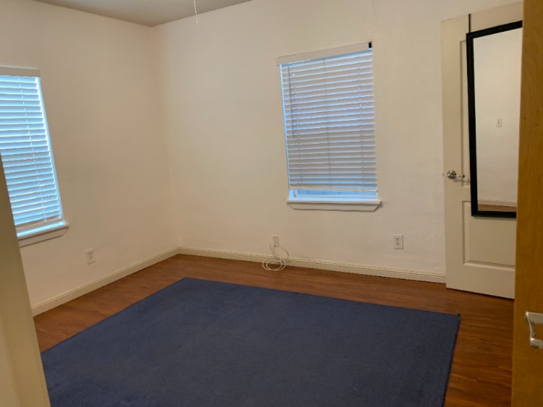 Building Photo - 360 W Highland Ave