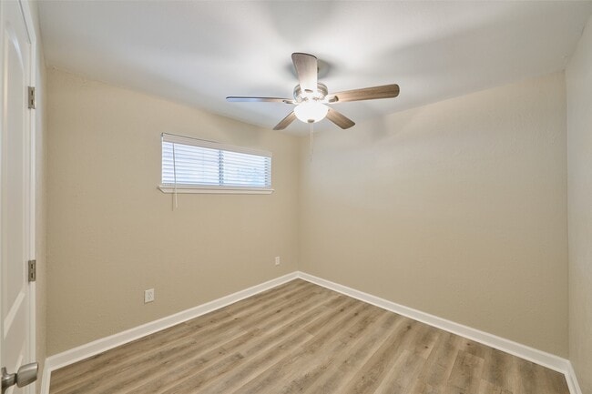 Building Photo - 20 Harbour Row Dr