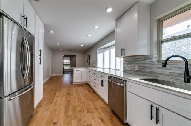 Building Photo - 8349 Londonderry Ln