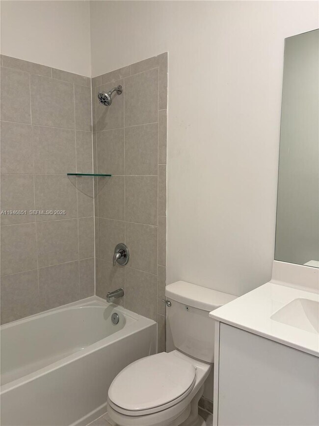 Building Photo - 2622 SE 10th St