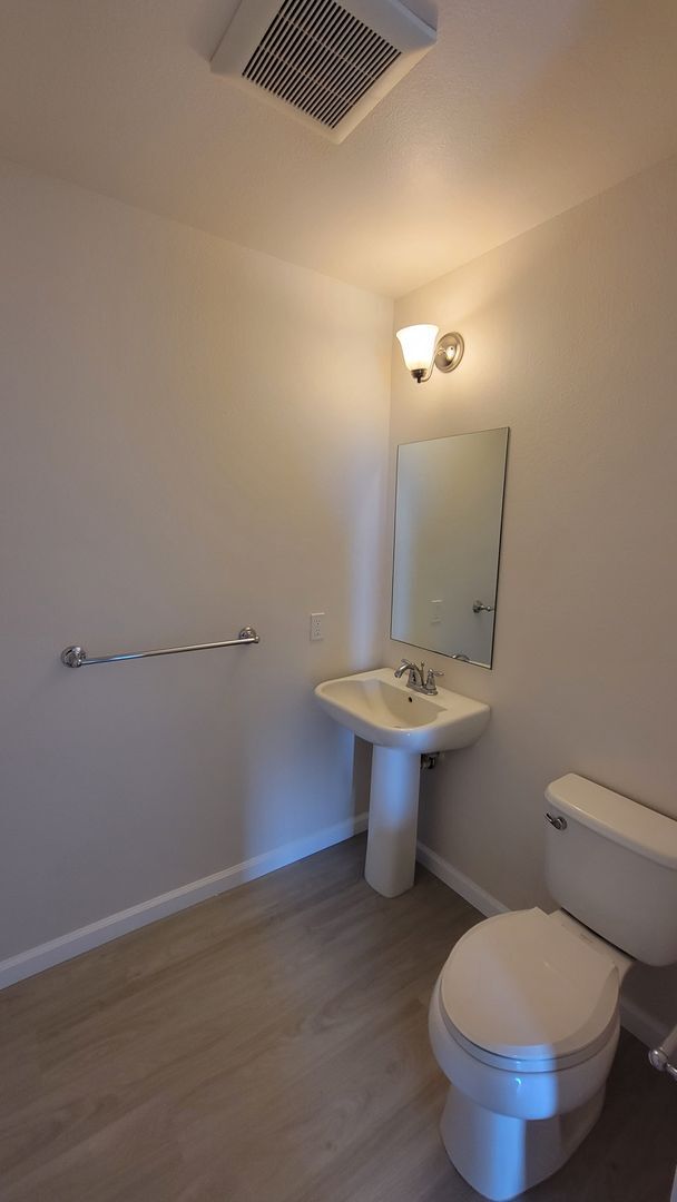 Building Photo - Kahiwelo at Makakilo 3 bedroom home for rent