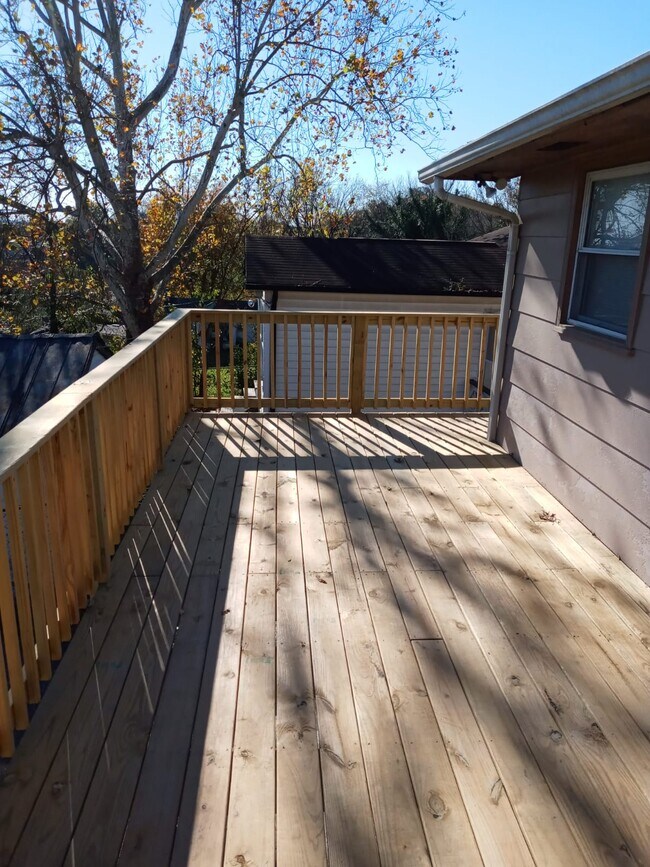 Building Photo - 2638 Summit Ave