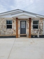 Building Photo - 1109 Cedar Dr