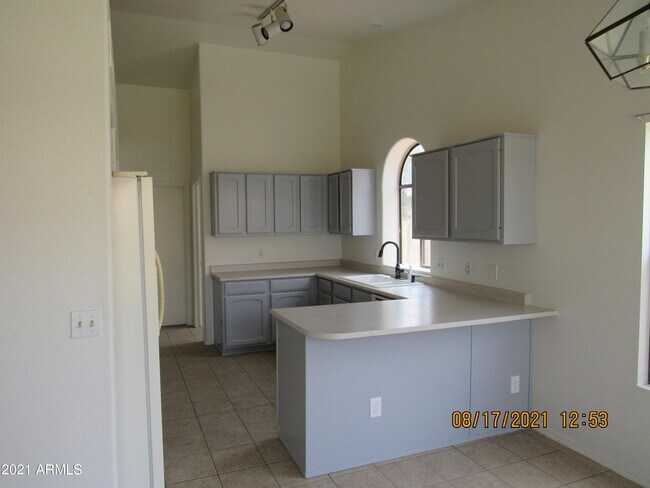 Building Photo - 4516 W Behrend Dr