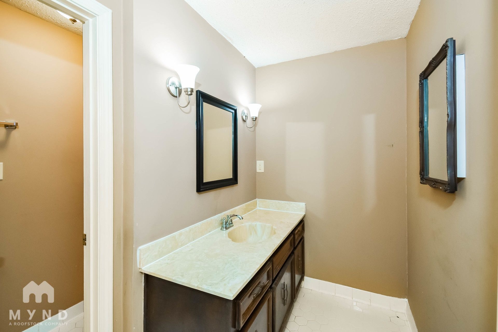 Building Photo - 2281 Webbing Dr