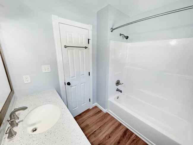 Building Photo - Modern 3 Bedroom Home in Ashland