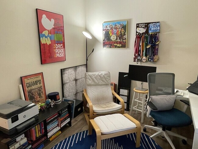 Building Photo - 110 Strathmore Rd