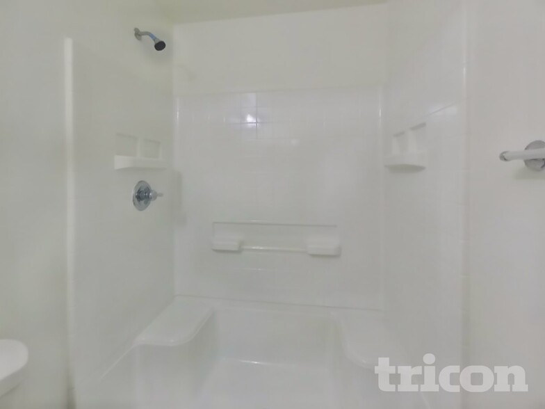 Building Photo - 5213 S 23rd Pl