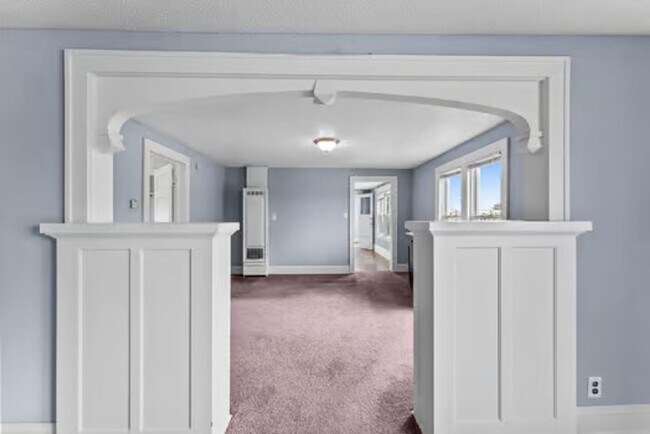 Building Photo - 3003 California St NE