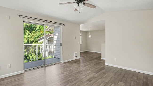 Building Photo - 7453 Newcastle Golf Club Rd