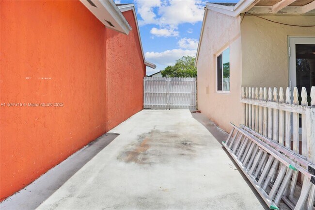 Building Photo - 20228 SW 124th Pl