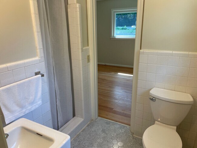 Building Photo - West Homewood: 5 Bedroom 3 Bath House with...