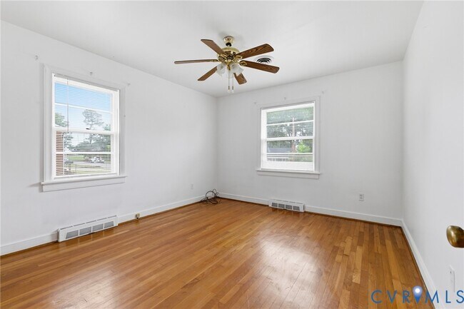 Building Photo - 525 James Ave