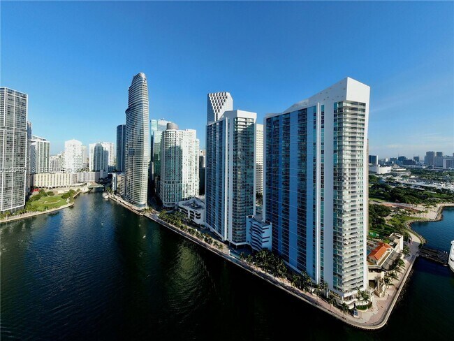 Building Photo - 325 S Biscayne Blvd