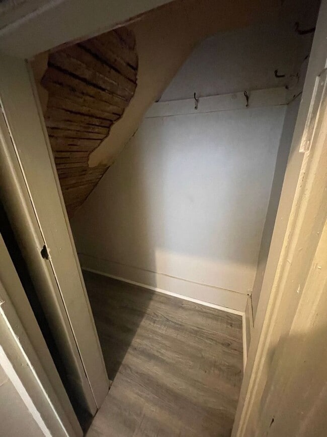 Interior Photo - 316 Maple Ave 6 Unit