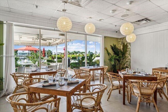 Building Photo - 5600 Collins Ave