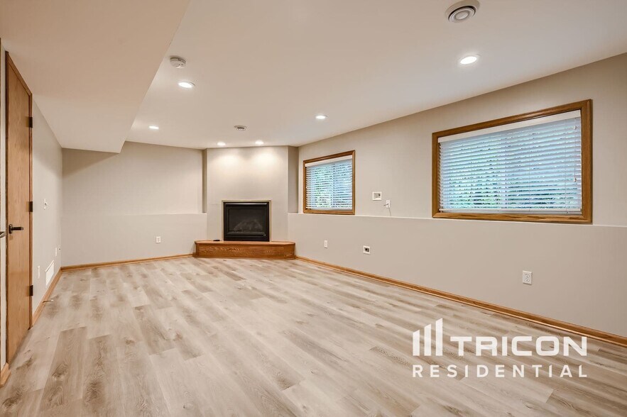 Building Photo - 54 Rosewood Dr