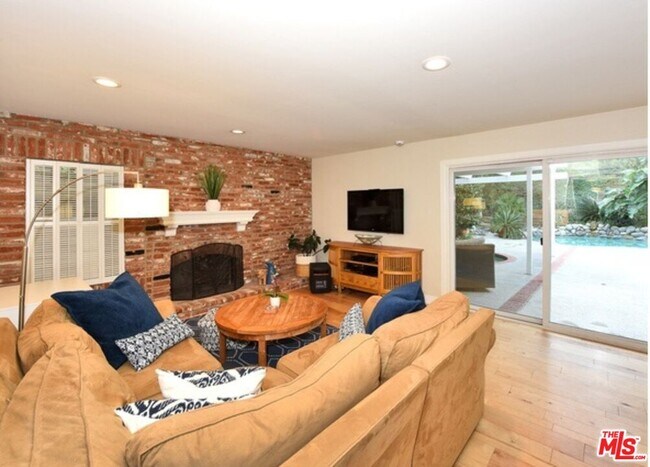 Building Photo - 23444 Park Hermosa