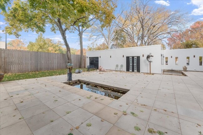 Building Photo - Historic, Character-Rich House - 3 Bed, 3 Bath (2 Full, 2 Half)