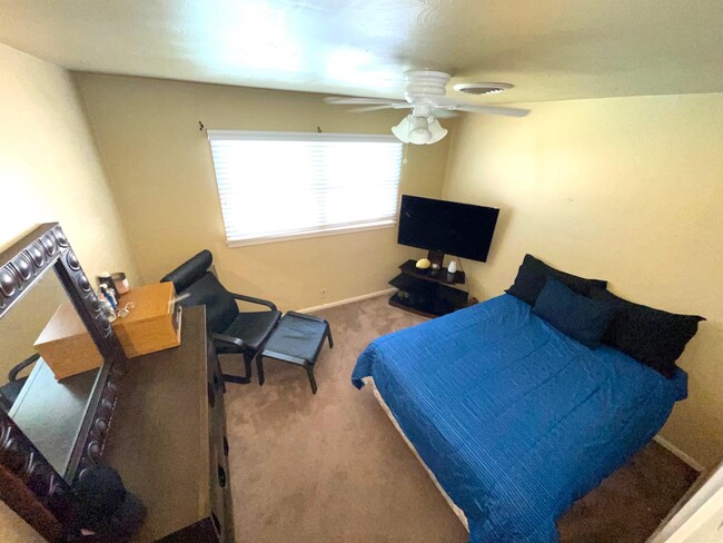 Building Photo - 6213 Avenue W