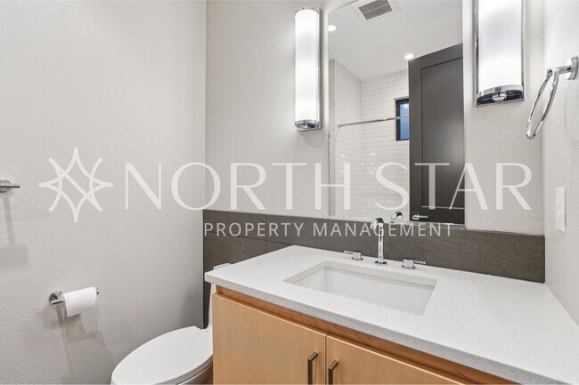 Building Photo - Luxury Living in the Heart of Lake Oswego: Stylish 3-Story Townhouse