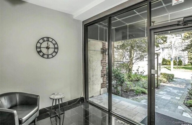 Building Photo - 14-16-16 Stoner Ave