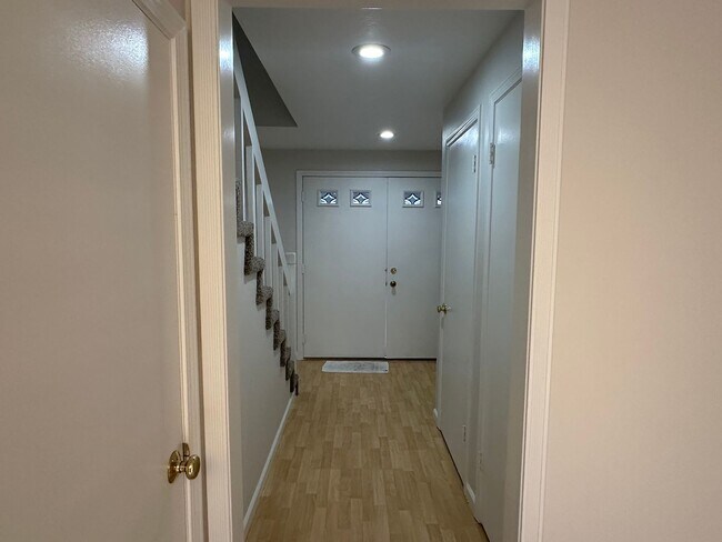 Building Photo - Beautiful 4BD Home | Fireplace, Fenced Backyard, Deck, Garage & A/C