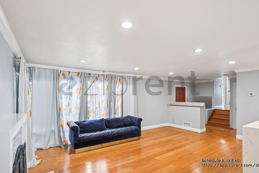 Building Photo - 4847 Stacy St