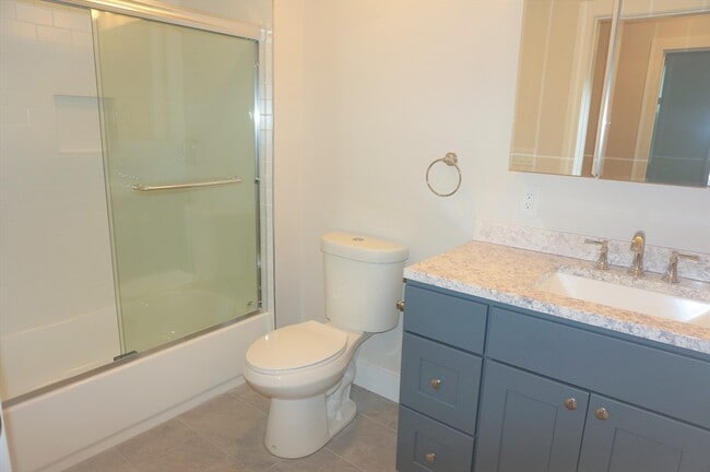 Building Photo - 99 Moody St