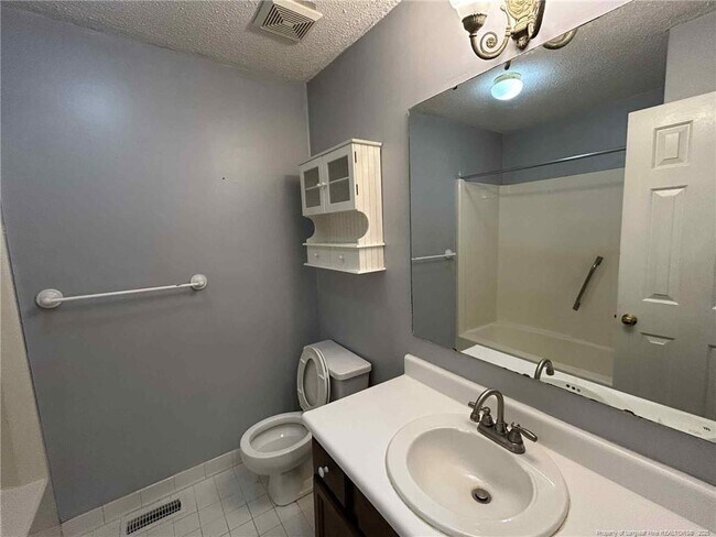 Building Photo - 2410 Fairfax Pl