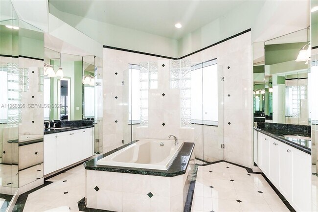 Building Photo - 3162 Inverness