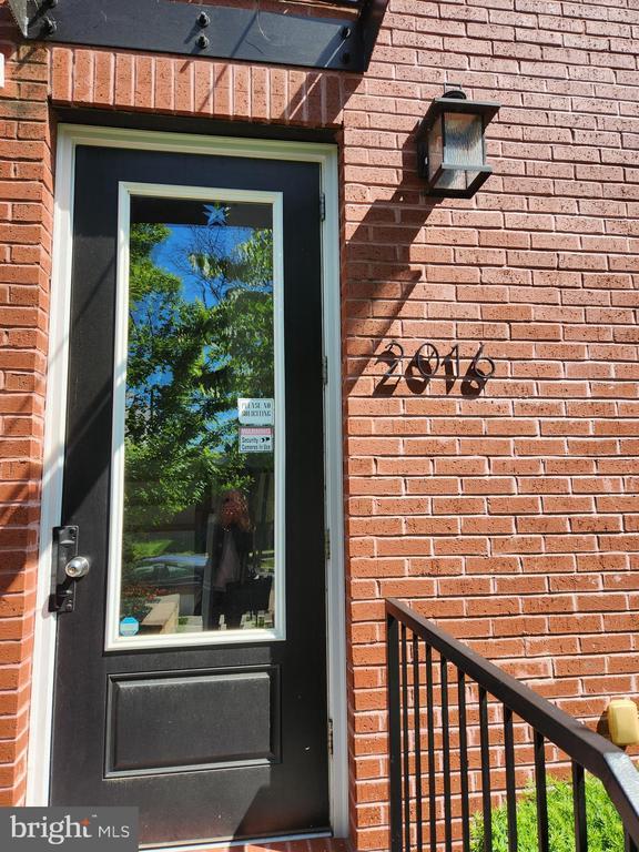 Building Photo - 2016 D St NE