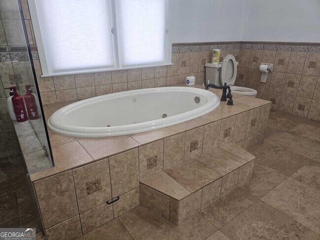 Building Photo - 526 Coopers Pond Dr